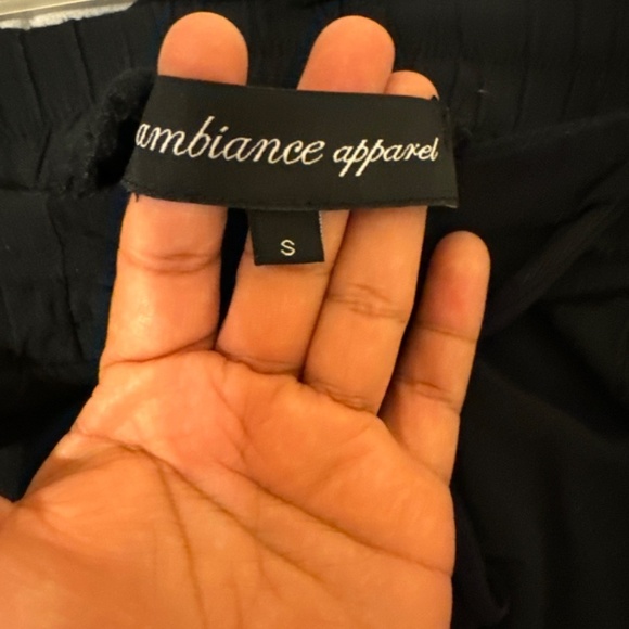 Ambience Apparel Linen Shorts S - Picture 3 of 6